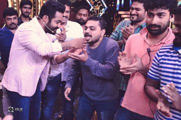 Bigg Boss Telugu Team Celebrates The Super Success of Opening Episode With Young Tiger NTR